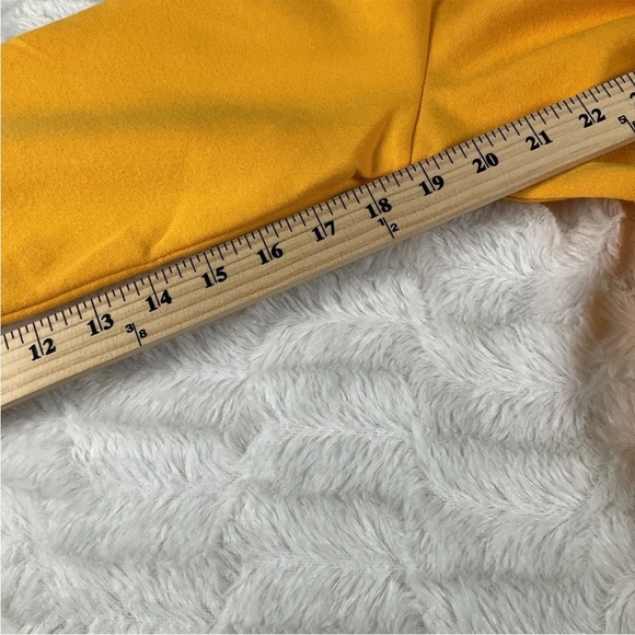 Young And Reckless Women’s Yellow Medium Cropped Top Hoodie New With Tags Winter - Picture 8 of 8